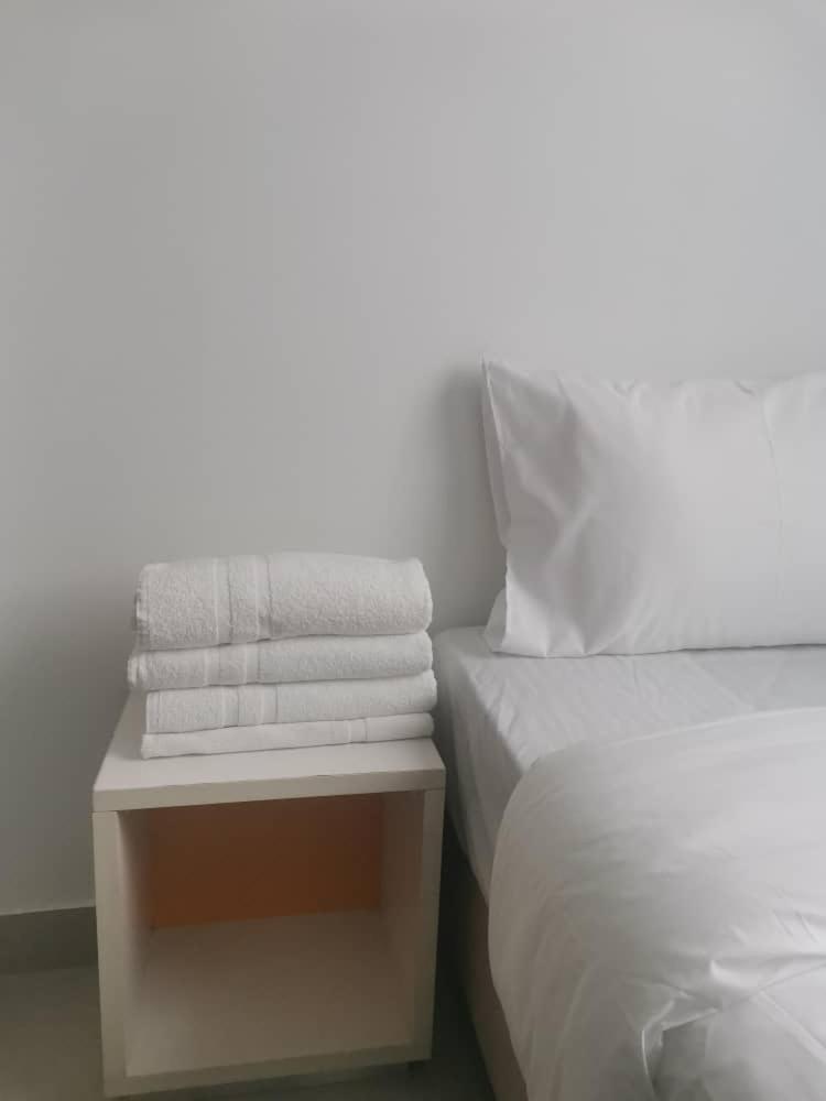 Yy48 Hotel 2 Mins Walk From Masjid Jamek Lrt Station Kuala Lumpur Exterior foto