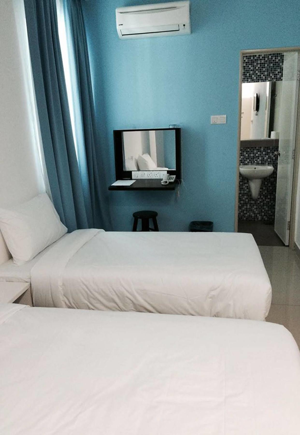 Yy48 Hotel 2 Mins Walk From Masjid Jamek Lrt Station Kuala Lumpur Exterior foto